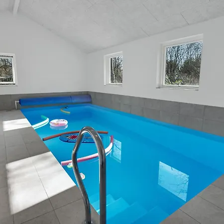 Сasa de vacaciones Amazing In With Indoor Swimming Pool *